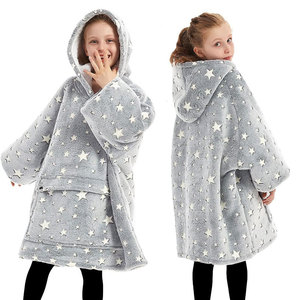 Manta con Capucha Personalizada para Niños, Bata Infantil Tipo Manta, Manta con Capucha de Franela y Forro Polar Sherpa Extra Grande con Bolsillo - Product Image 2