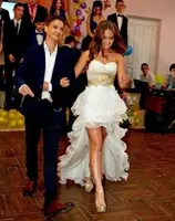 FA145 Gaun Pernikahan Pantai Tinggi Bermanik-manik Emas, Gaun Resepsi Pernikahan Murah Gaya Negara Putih Desain Baru 2022