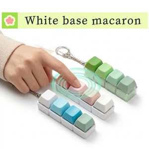 Porte-clés LED créatif avec touches de clavier lumineuses, jouet anti-stress à plusieurs couleurs - Product Image 2