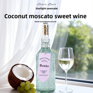 Vino Moscato Dulce de Coco y Manzana de 700 ml |   Licor al por Mayor para la Industria de Alimentos y Bebidas - Product Image 1