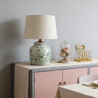Lampe en céramique verte celadon orientale, motif d'oiseau peint à la main et accent doré pour salon/bureau, lampe de table chinoise à motif d'oiseau et de fleurs