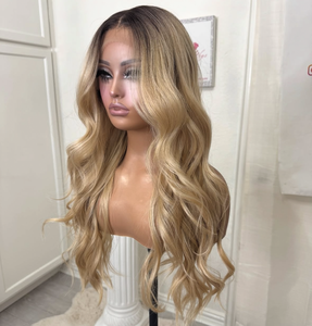 Mejor <span class=keywords><strong>Precio</strong></span> Peluca de Encaje Ombre Rubio Miel Ondulado Medio 150% Densidad Cabello con Cutícula Alineada Doble Trama 13X6 con Parte Profunda - Product Image 2