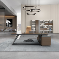 Bureau de direction moderne, simple, élégant et luxueux pour patrons ou managers, mobilier individuel