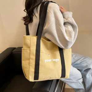 Sac à bandoulière en toile réutilisable décontracté à grande capacité avec logo imprimé personnalisé, sac de plage en coton avec poche extérieure et latérale - Product Image 4