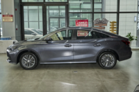 SAIC MG5 2021 180DVVT Luxe 1.5L L4 95kW CVT Berline 4 portes Simulé 8 vitesses 158Nm de couple R19 Sièges en cuir gauche