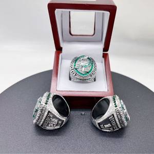 Bague de championnat des Philadelphia Eagles 2024-2025 pour homme, plaquée platine, en alliage, avec cristaux de strass en forme de cœur, ensemble traditionnel - Product Image 3