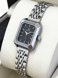 Montre élégante pour femmes avec bracelet en acier doré imperméable, montre carrée à quartz pour étudiantes - Product Image 4