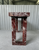 Table d'entrée moderne en marbre Rosso Levanto, rouge profond avec veines blanches, console artistique sur mesure pour hall d'entrée de luxe, villa et hôtel