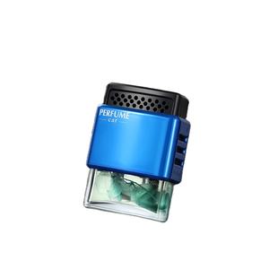 Diffuseur de parfum essentiel pour voiture, diffuseur d'air pour grille d'aération, clip vide pour hommes, parfums de coiffure avec logo - Product Image 1