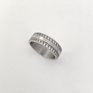 Bague de <span class=keywords><strong>couple</strong></span> haut de gamme en acier inoxydable avec zircon double rangée, micro-incrustation, artisanat de luxe léger, inaltérable, cadeau idéal - Product Image 2
