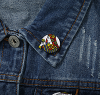 Cartes à jouer bijoux en métal broche coeurs pique Poker Figure tête alliage personnalisé émail Badge pour sac à vêtements