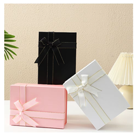 Petite boîte cadeau magnétique de luxe personnalisée pour bijoux, avec des designs vibrants et expressifs