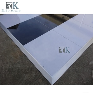 Pista de Baile Móvil Blanca y Negra con Estuche de Transporte, Plataforma de Alto Brillo - Product Image 4