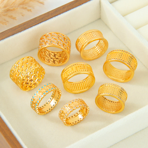 Anillos Gruesos Modernos y Sencillos en Stock, Anillo Hueco de Circonia Chapado en Oro de 21k para Mujer, Joyería para Novias y Fiestas de Boda - Product Image 6