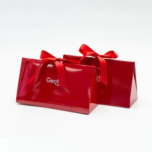 Caixa de embalagem de papel dobrável do triângulo personalizado, caixas de papel de presente vermelho para o casamento