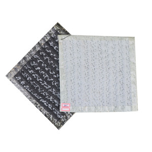Doublure en argile géosynthétique <span class=keywords><strong>pour</strong></span> la décharge de déchets d'étang de résidus, revêtement de <span class=keywords><strong>film</strong></span> d'étang à poissons et coussin de couverture imperméable à la bentonite - Product Image 1