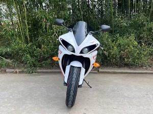 Motocicleta de Carreras <span class=keywords><strong>Yamaha</strong></span> YZF-R1 de 1000cc, de Gasolina, con Tecnología de Cigüeñal Crossplane, Aceleración Rápida, Curvas Estables - Product Image 5