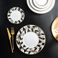 Lot de vaisselle en porcelaine géométrique dorée de style européen pour desserts, gâteaux, snacks, steaks et apéritifs – Idéal pour la restauration