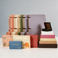 Boîtes rigides cosmétiques roses avec logo personnalisé pour l'emballage de vêtements et de sous-vêtements, boîtes d'expédition en carton ondulé recyclables avec revêtement UV