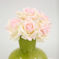 Bouquet de roses artificielles rouges et blanches en soie à bords roulés, toucher naturel, pour mariage, Saint-Valentin, remise de diplôme - Vente en gros
