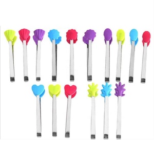 Pinces à sucre miniatures en forme de main colorées de 5 pouces pour enfants, pinces à servir en acier inoxydable avec embouts en silicone - Product Image 2