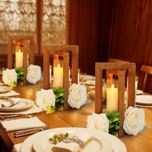 Lanterne de table en bois vintage pour mariage, support de bougie décoratif avec roses pour événements en extérieur - Product Image 5