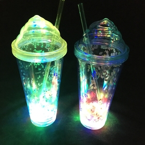 Gobelets lumineux LED <span class=keywords><strong>en</strong></span> plastique à double paroi avec couvercle pour crème glacée, alimentés par piles, pour fêtes, rentrée scolaire, nouveaux marchés nocturnes et événements musicaux - Product Image 4