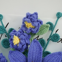 Vente en gros de bouffées de roses tulipes Galsang marguerite et lys ornements au crochet finis fleur au crochet tricotée à la main
