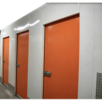 Porte battante en acier orange vif, unité de porte moderne de qualité supérieure, base renforcée résistante aux chocs pour entrepôt, bureau, bâtiment, atelier, etc.