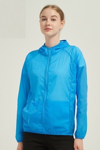 Giacca Estiva Chillon con Cappuccio, Protezione UV, Antibatterica, Traspirante, Asciugatura Rapida, Leggera, Abbigliamento Solare, Colore Bianco - Product Image 3