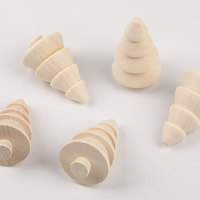 Ornement de patte en bois de Noël personnalisé Style d'art populaire gravé Technique peinte à la main Ornement de Noël personnalisé