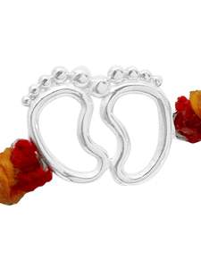 รักขีเงินแท้ 925 ลายรอยเท้าเด็ก สำหรับพี่ชาย ดีไซน์รอยเท้าเด็กน่ารัก สร้อยข้อมือรักขีเงินแท้พรีเมียมสำหรับวันราคชบาธัน - Product Image 6