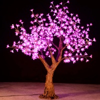 Chinesische Outdoor-Garten-Landschaftsdekoration 1,5m Künstlicher Luxus-Kirschblütenbaum aus Kunstharz mit LED-Beleuchtung in Rosa