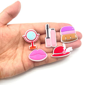 Venta caliente PVC zapatos Decoración Accesorios lindo belleza maquillaje zapato encantos para la cognición de los niños al por mayor - Product Image 3