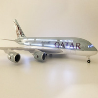 Modèles d'avions en résine Airbus A380 de Qatar Airways à l'échelle 1/160 de 46 cm avec LED et roues
