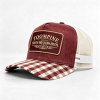 Casquette de camionneur rétro unisexe avec broderie de lettres et détails latéraux rayés pour les voyages, les activités de plein air et les tenues de rue