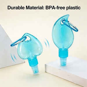 Mini flacon pulvérisateur portable en plastique transparent bleu de 30 ml en forme de cœur pour désinfectant pour les mains avec porte-clés - Product Image 6