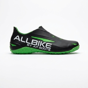 รองเท้าบูทกันน้ำ AP ALLBIKE 2 สีดำ ทำจาก PVC ดีไซน์ครึ่งน่อง พื้นสีแดง สำหรับกิจกรรมกลางแจ้งและพื้นที่เปียก - Product Image 4