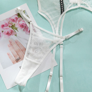 Completo Intimo Sexy in Pizzo Francese 3D Traspirante con Reggicalze, Reggiseno a Coppa 3/4, Spalline Regolabili e Slip a Vita Bassa - Product Image 4
