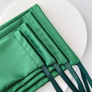 Pochette à cordon en faux satin vert foncé pour bijoux, bagues, boucles d'oreilles, pièces de monnaie, sac cadeau, voyage, fête, mariage, légère, impression de logo personnalisée - Product Image 2