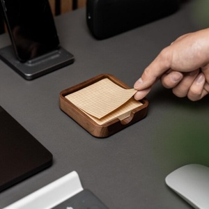 ที่ใส่โน้ตไม้วอลนัทแบบมีร่อง ขนาด 3.7 นิ้ว แผ่นบันทึกแบบแปะ กระดาษจัดระเบียบโต๊ะทำงาน สไตล์มินิมอล อุปกรณ์สำนักงานที่บ้าน ถาดไม้ขนาดเล็ก - Product Image 1
