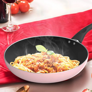Ensemble de Casseroles Antiadhésives de Haute Qualité Rose 8 Pièces avec Couvercles en Verre pour Cuisinières à Gaz et à Induction - Product Image 5