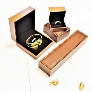 Juego de Cajas de Joyería de Cuero PU, Exquisita Caja de Joyería Dorada Personalizada, Venta al por Mayor de Cajas de Joyería - Product Image 1