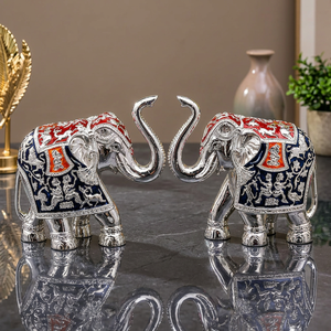 Elegante Figura de Elefante Metálica 3D Tradicional Vastu, Tronco Ascendente, Bañada en Oro de 24k, Hecha a Mano, Acabado Antiguo Moderno, Energía Positiva - Product Image 5