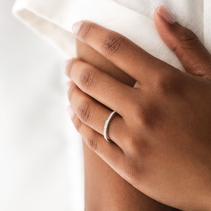 Bague Éternité Luxueuse en Argent 925 avec Diamant Moissanite, Brillance Supérieure et Artisanat Raffiné pour un Style Classique et Sophistiqué - Product Image 2