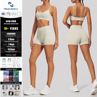 Ensemble de yoga réversible 2 pièces imperméable et respirant pour femme, avec soutien-gorge de sport à bretelles et short taille haute à poches, couleur unie, grandes tailles