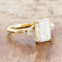 Bague de mariage personnalisée en or massif 10K/14K/18K avec diamant de laboratoire taille émeraude 2 carats et pierres latérales botaniques, certifiée IGI, clarté VVS CVD/HPHT