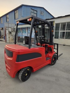 מלגזה ארגונומית עם מושב מתכוונן לנוחות המפעיל במהלך משמרות ארוכות - Product Image 2