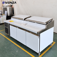 Réfrigérateur commercial pour la préparation de salades, table de préparation en acier inoxydable avec bacs GN pour ingrédients