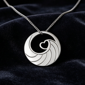 Collana con Ciondolo a Cuore in Acciaio Inossidabile, Disco Traforato con Motivo a Onda Oceanica e Citazione, Gioiello Regalo <span class=keywords><strong>per</strong></span> Donne, Impermeabile - Product Image 4